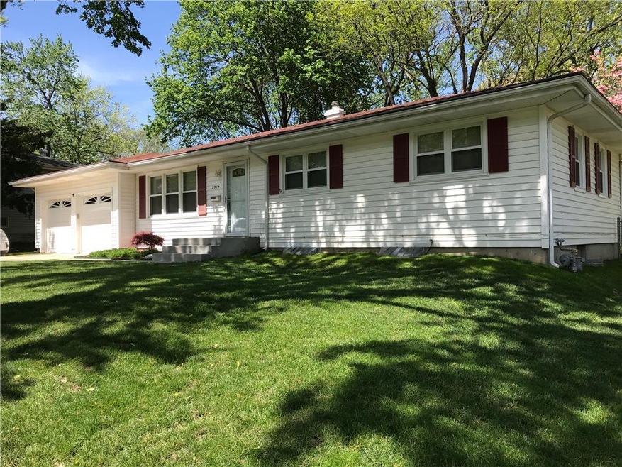 7318 Edgewood Blvd, Shawnee, KS 66203 - photo 1