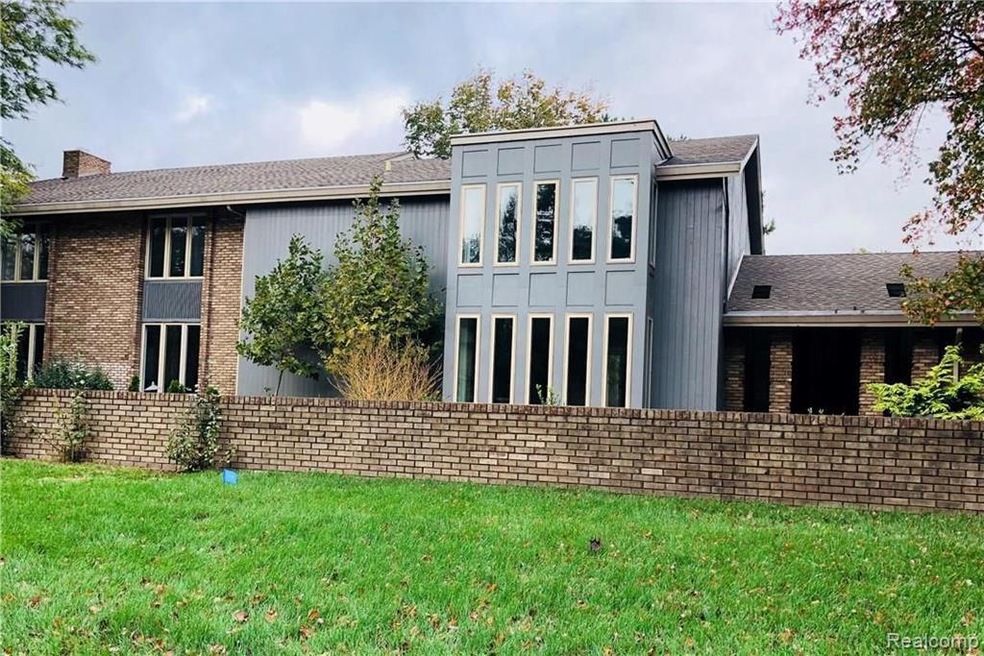 501 Lake Shore Rd.jpg