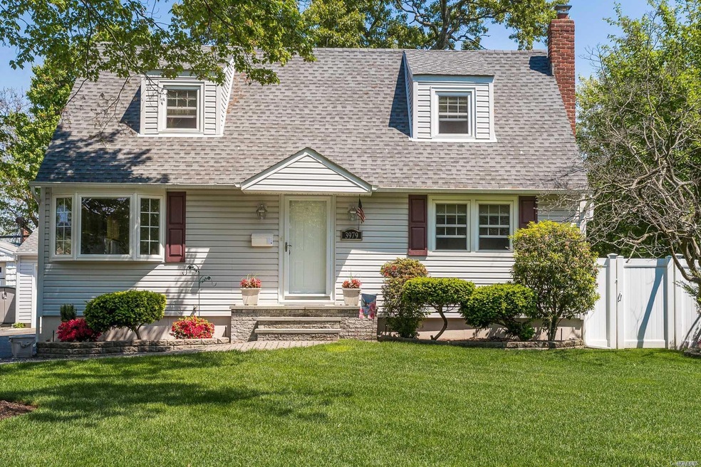 3979 Steven Ct, Seaford, NY 11783 - photo 1