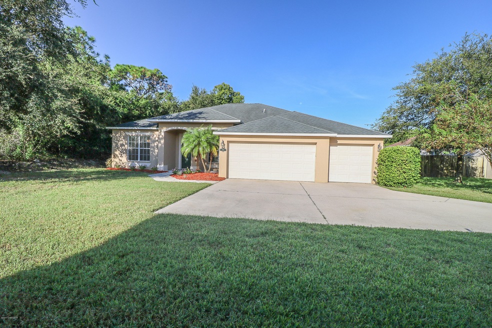 Front 3315 Soft Breeze Cir