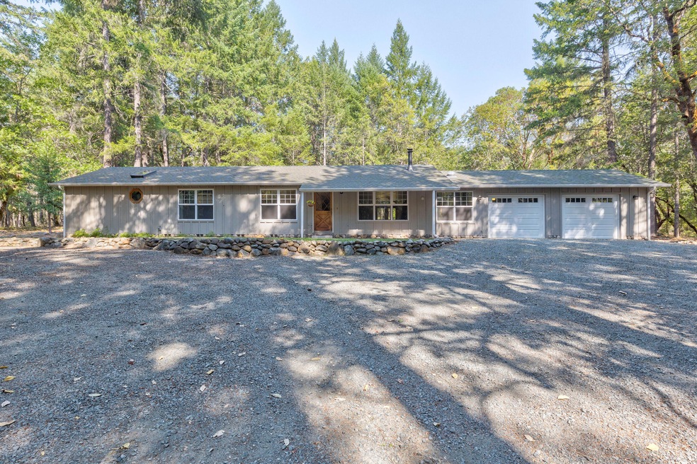 350 Fielder Creek Rd, Rogue River, OR 97537 - photo 1