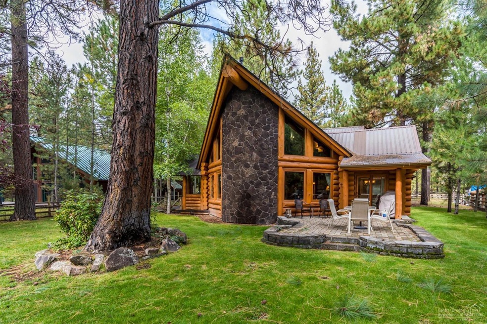 17105 Blue Heron Dr unit 2, Bend, OR 97707 - photo 1