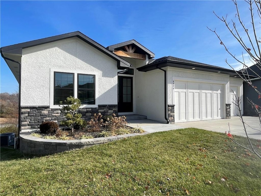 For Sale $825,000 • Co-Listing Agent