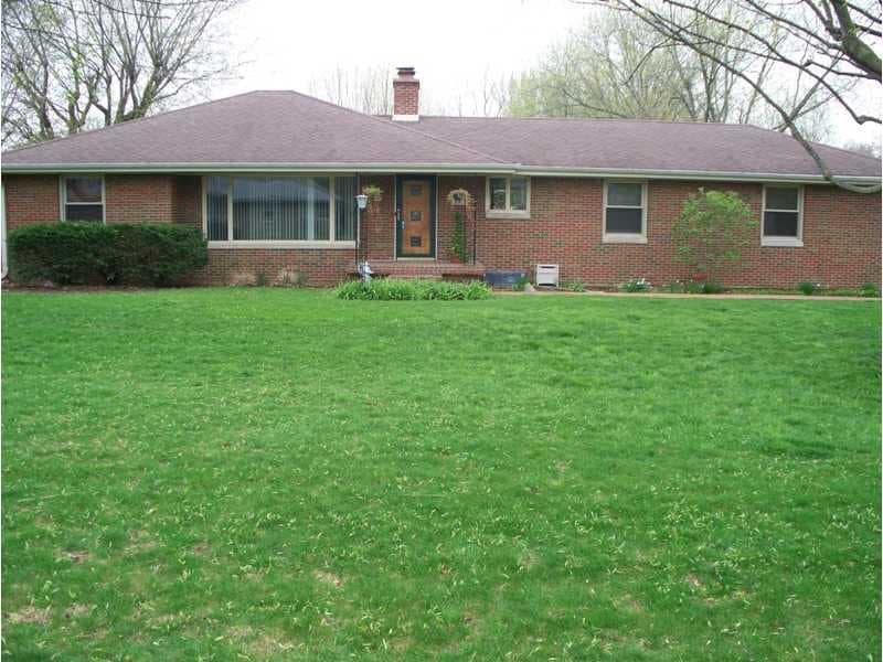 2313 Highland Rd, Anderson, IN 46012 - photo 1