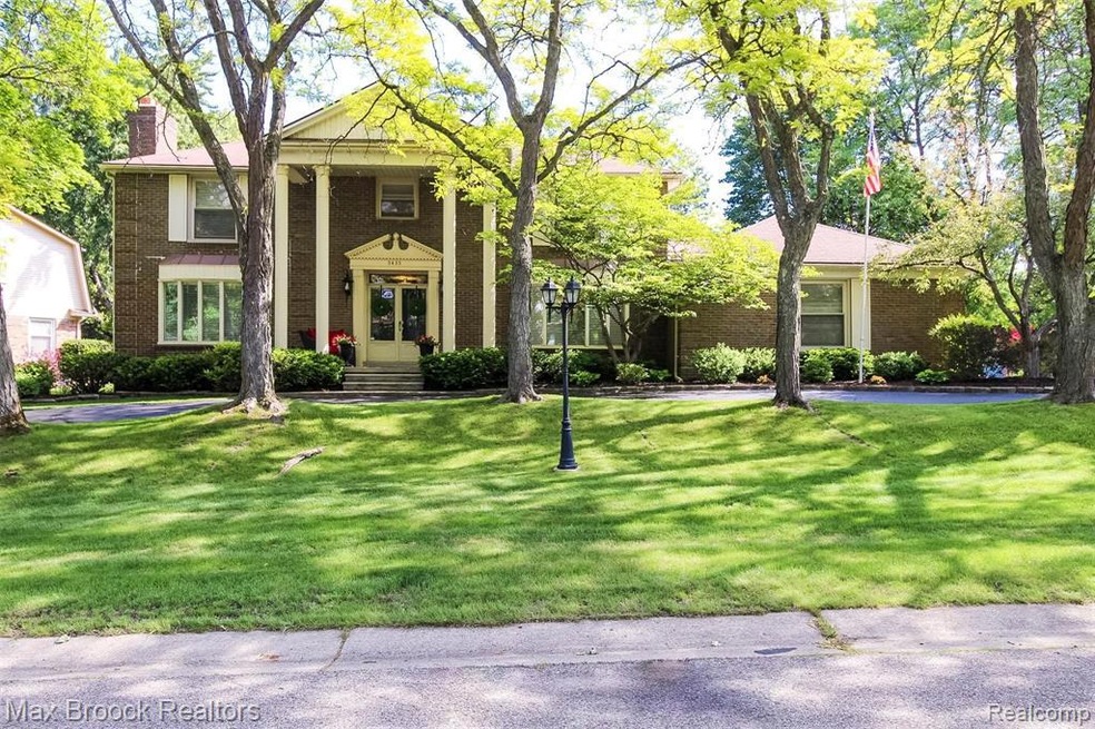 WELCOME to 5435 Old Pond Way