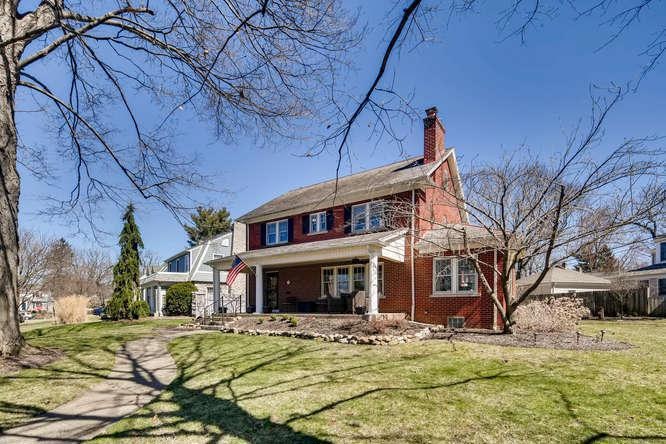 156 Montrose Way Columbus OH-small-001-3
