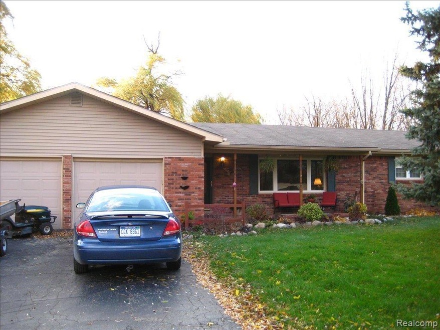 13635 Grafton Rd, Carleton, MI 48117 - photo 1