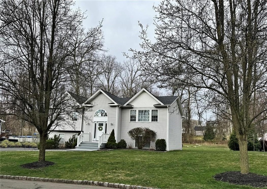 12 Flower Ln, Valley Cottage, NY 10989 - photo 1