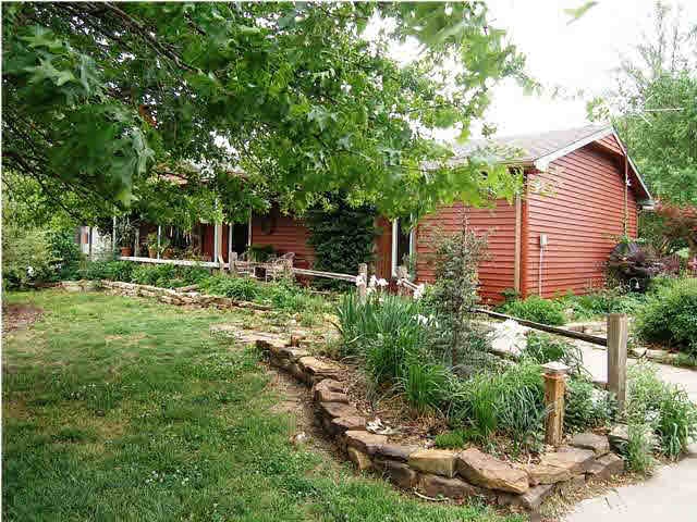 Suburban oasis awaits you here!