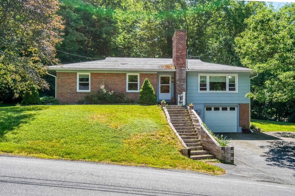 92 Fairview St, Littleton, NH 03561 - photo 1