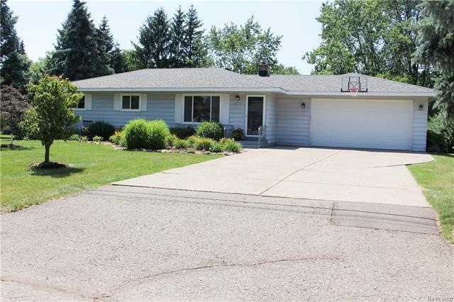 Beautiful Neighborhood with large lots.