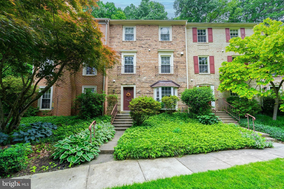 4616 Briar Patch Ct, Fairfax, VA 22032 - photo 1