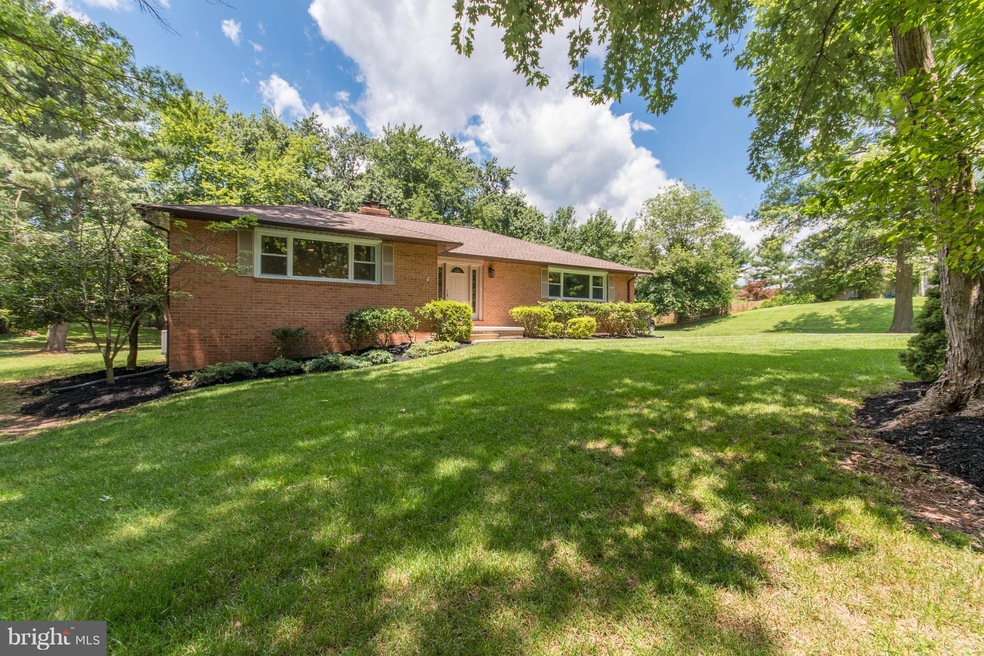 12412 Knollcrest Rd, Reisterstown, MD 21136 - photo 1