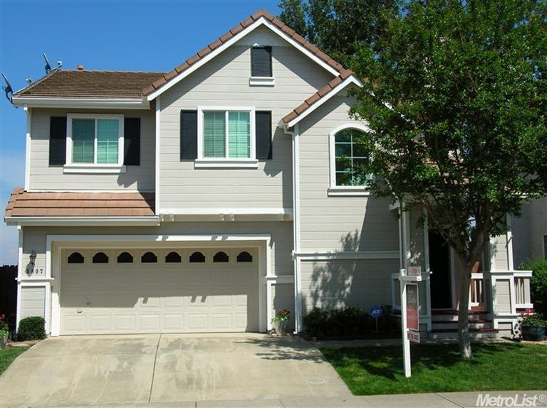 Brand new exterior paint...Welcome Home to 5807 An