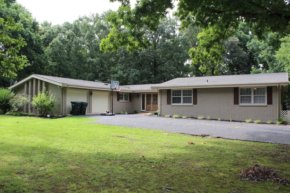 212 Druid Hills Dr, Dickson, TN 37055 - photo 1