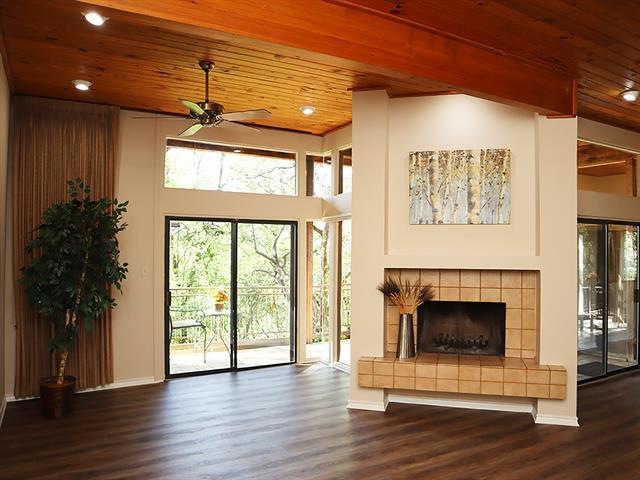 One of the distinctive features of Neely's Canyon 