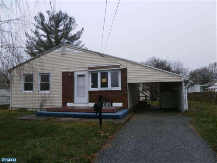 206 Canary Ln, Mount Holly, NJ 08060 - photo 1