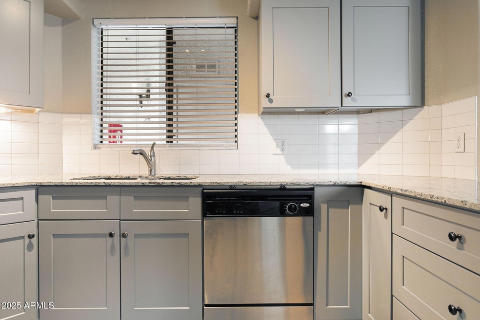 13-web-or-mls-3848-n-3rd-ave-1044