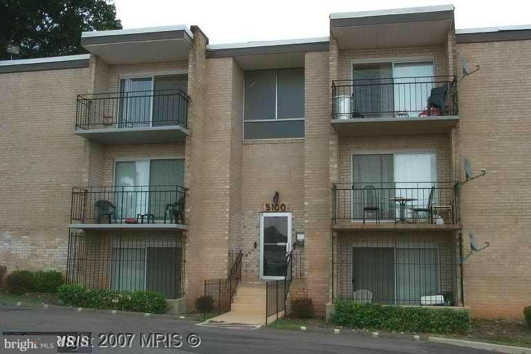 5100 F St SE unit 10, Washington, DC 20019 - photo 1