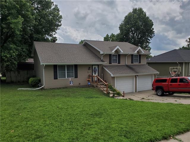214 E Connie St, Lansing, KS 66043 - photo 1