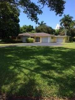 Large corner location on corner of Banyan Blvd & Pectin Road