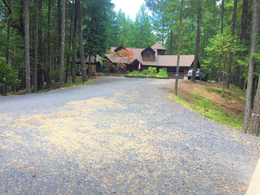 DRIVEWAY VIEW HOUSE IMG_2126
