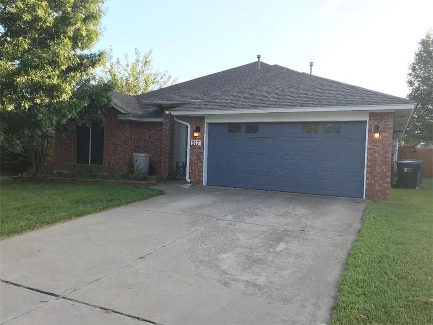 917 Goshawk Dr, Norman, OK 73072 - photo 1