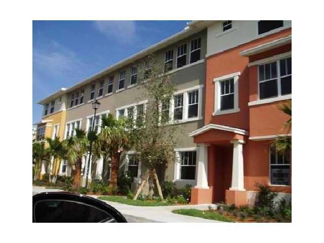 590 Amador Ln unit 2037, West Palm Beach, FL 33401 - photo 1