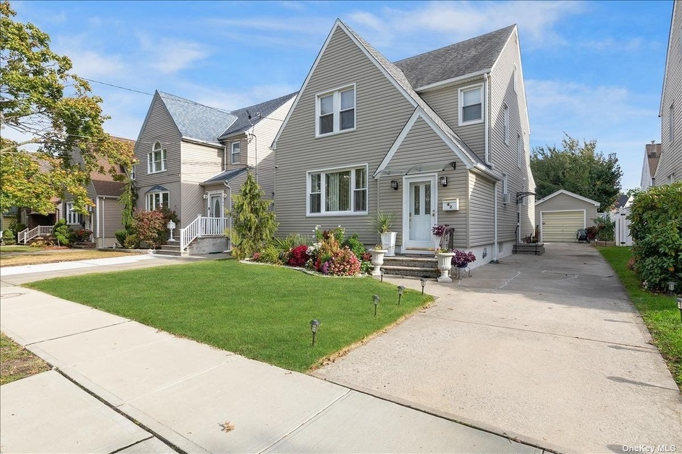 42 Kenmore Rd, Valley Stream, NY 11581 - photo 1