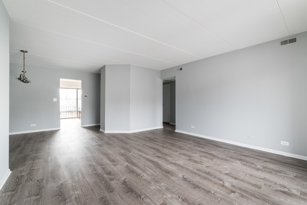 1754 S Washington St unit 1754, Naperville, IL 60565 - photo 1