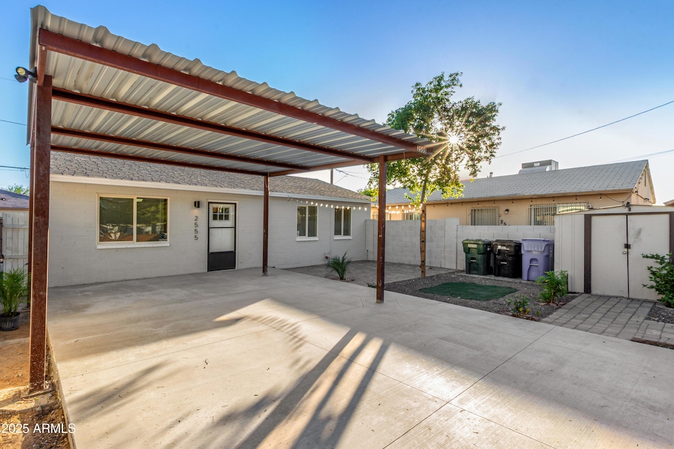 2555 E Mobile Ln, Phoenix, AZ 85040 - photo 1