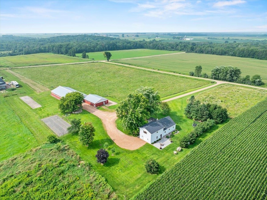 N10160 Sparrow Ave, Loyal, WI 54446 - photo 1