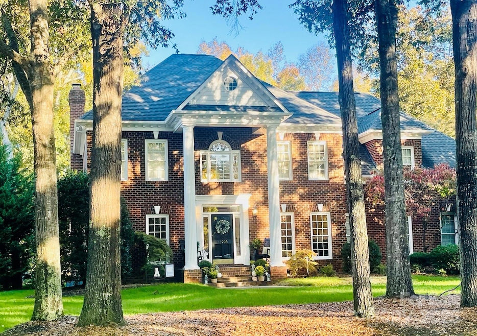 11208 Colonial Country Ln, Charlotte, NC 28277 - photo 1