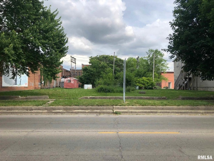 114 S Logan St, Lincoln, IL 62656 - photo 1