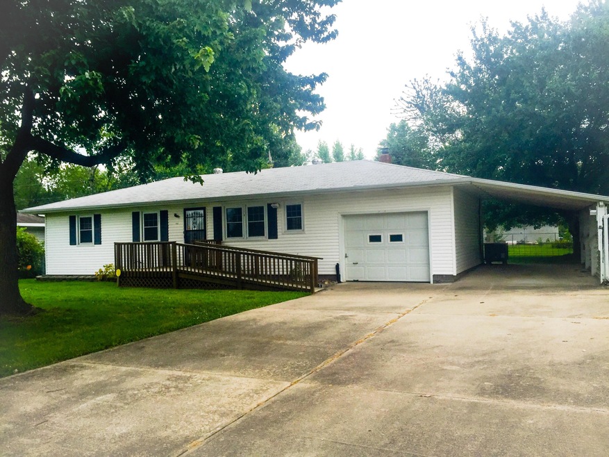 912 W San Martin St, Bolivar, MO 65613 - photo 1