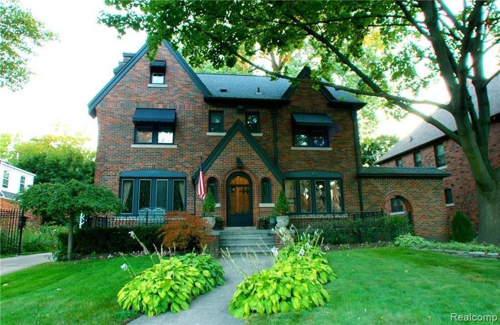 1169 Bedford Rd, Grosse Pointe Park, MI 48230 - photo 1