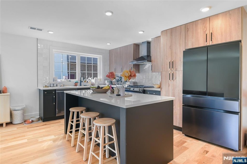 19 Forest St unit 1, Montclair, NJ 07042 - photo 1