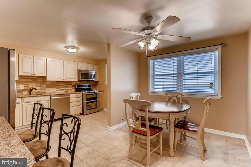 1052 Foxchase Ln, Essex, MD 21221 - photo 1