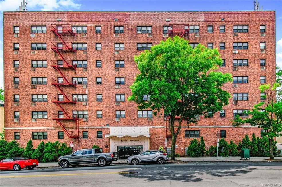 1122 Yonkers Ave unit 6A, Yonkers, NY 10704 - photo 1