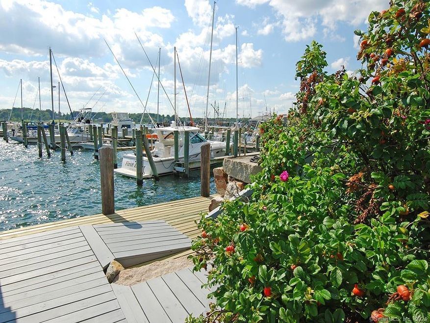 4 Northwest St unit B-40, Stonington, CT 06378 - photo 1