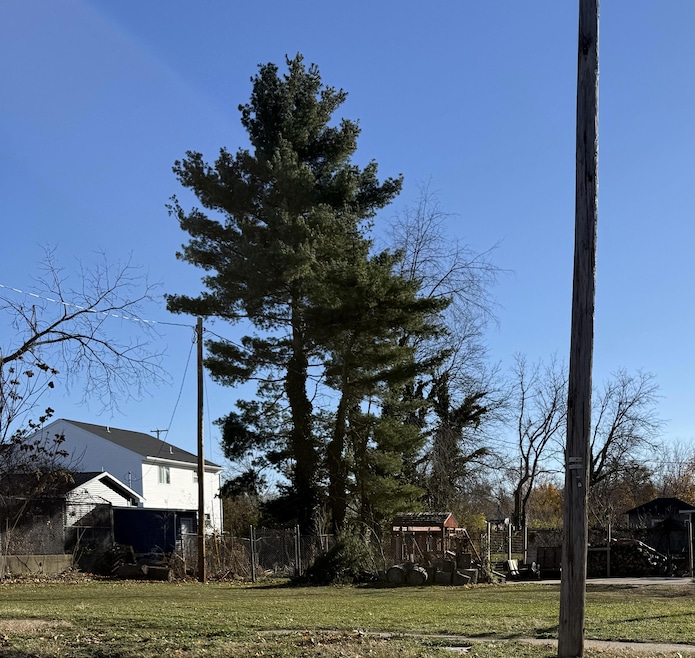 712 Wayne St, Niles, MI 49120 - photo 1