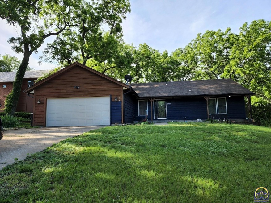 3853 SW Wood Valley Dr, Topeka, KS 66610 - photo 1