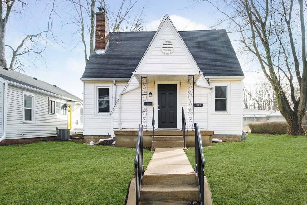 1104 Victory Ct, Anderson, IN 46016 - photo 1