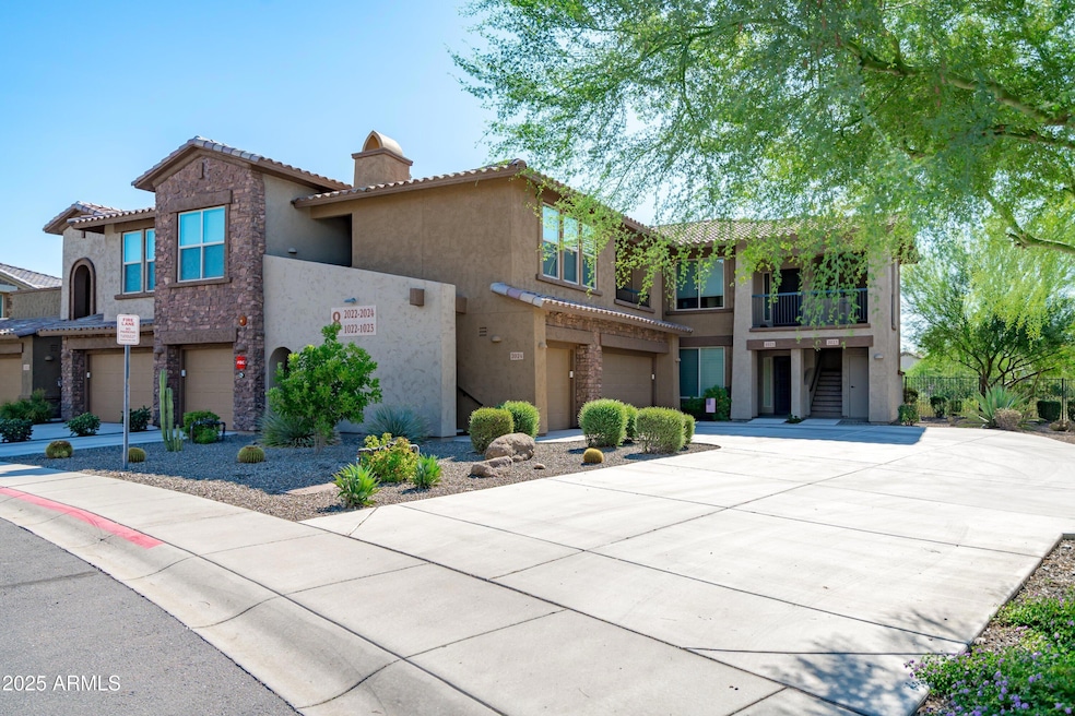 2425 W Bronco Butte Trail unit 2024, Phoenix, AZ 85085 - photo 1