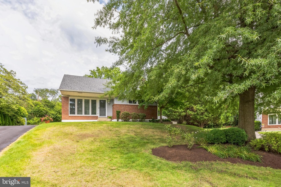 22 Meadowbrook Ln, Media, PA 19063 - photo 1