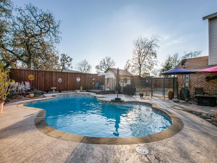 2020 Oakmeadow St, Bedford, TX 76021 - photo 1