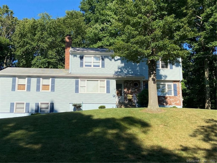 25 Stag Ln, Trumbull, CT 06611 - photo 1