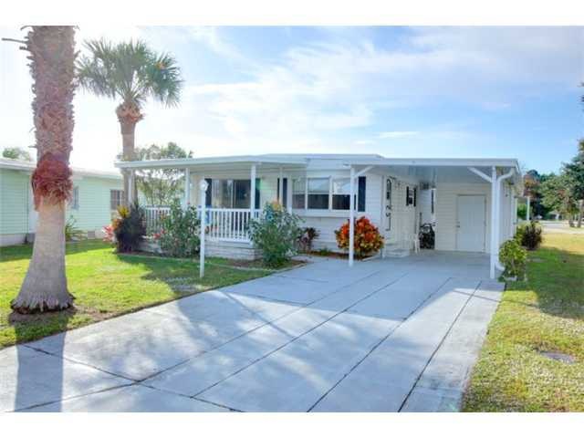 919 Hawthorn Cir, Sebastian, FL 32976 - photo 1