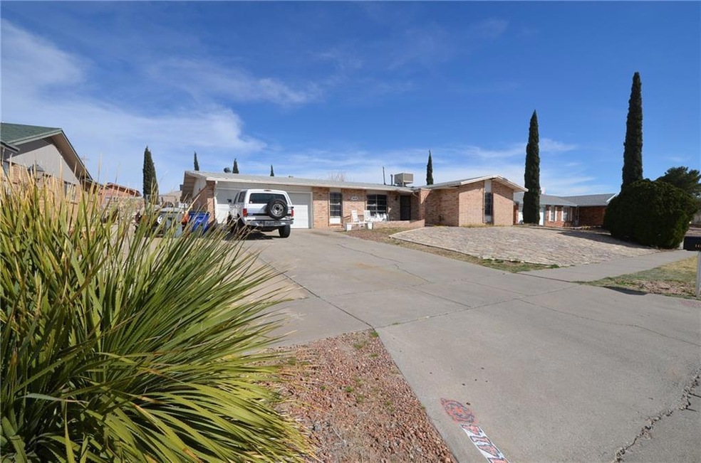 1414 Monte Negro Dr, El Paso, TX 79935 - photo 1