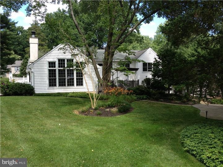 32 Longcourse Ln, Paoli, PA 19301 - photo 1